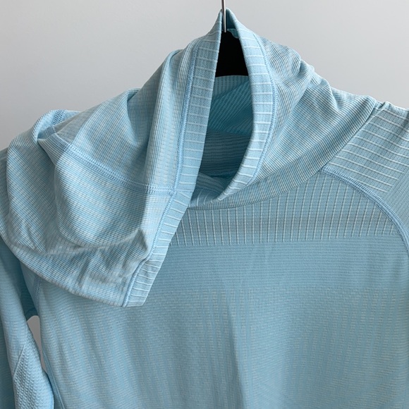 LULU LEMON Hoodie - Picture 2 of 5